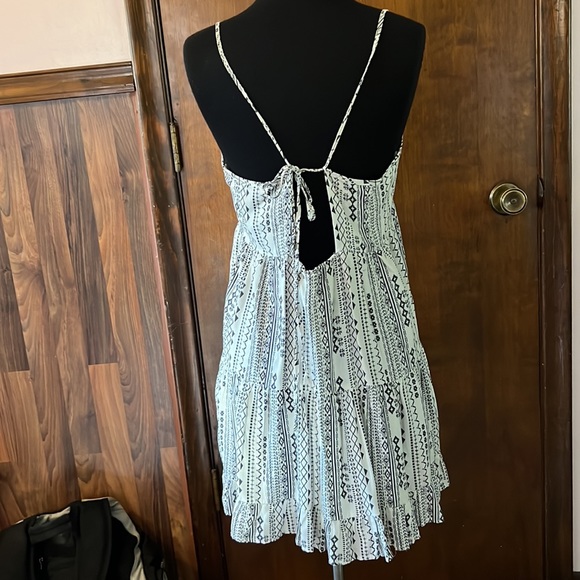 Dress with adjustable straps that tie in back - Picture 4 of 6